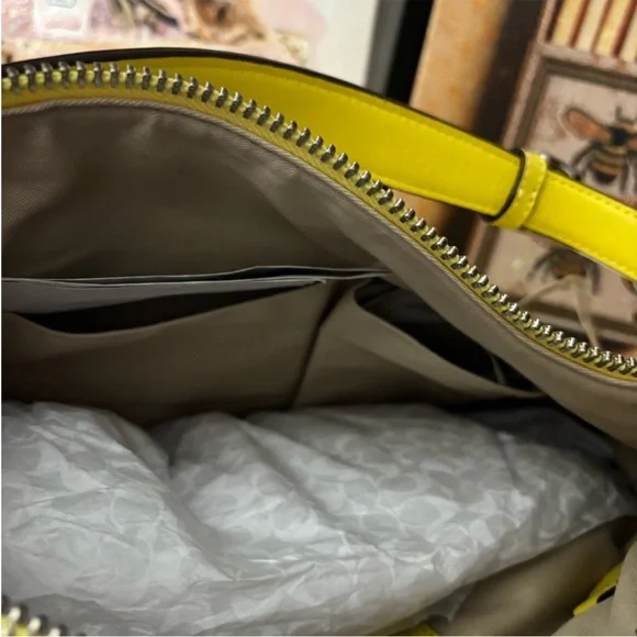 Coach Legacy Corteney Yellow Leather Shoulder/crossbody6 Bag - Picture 12 of 13